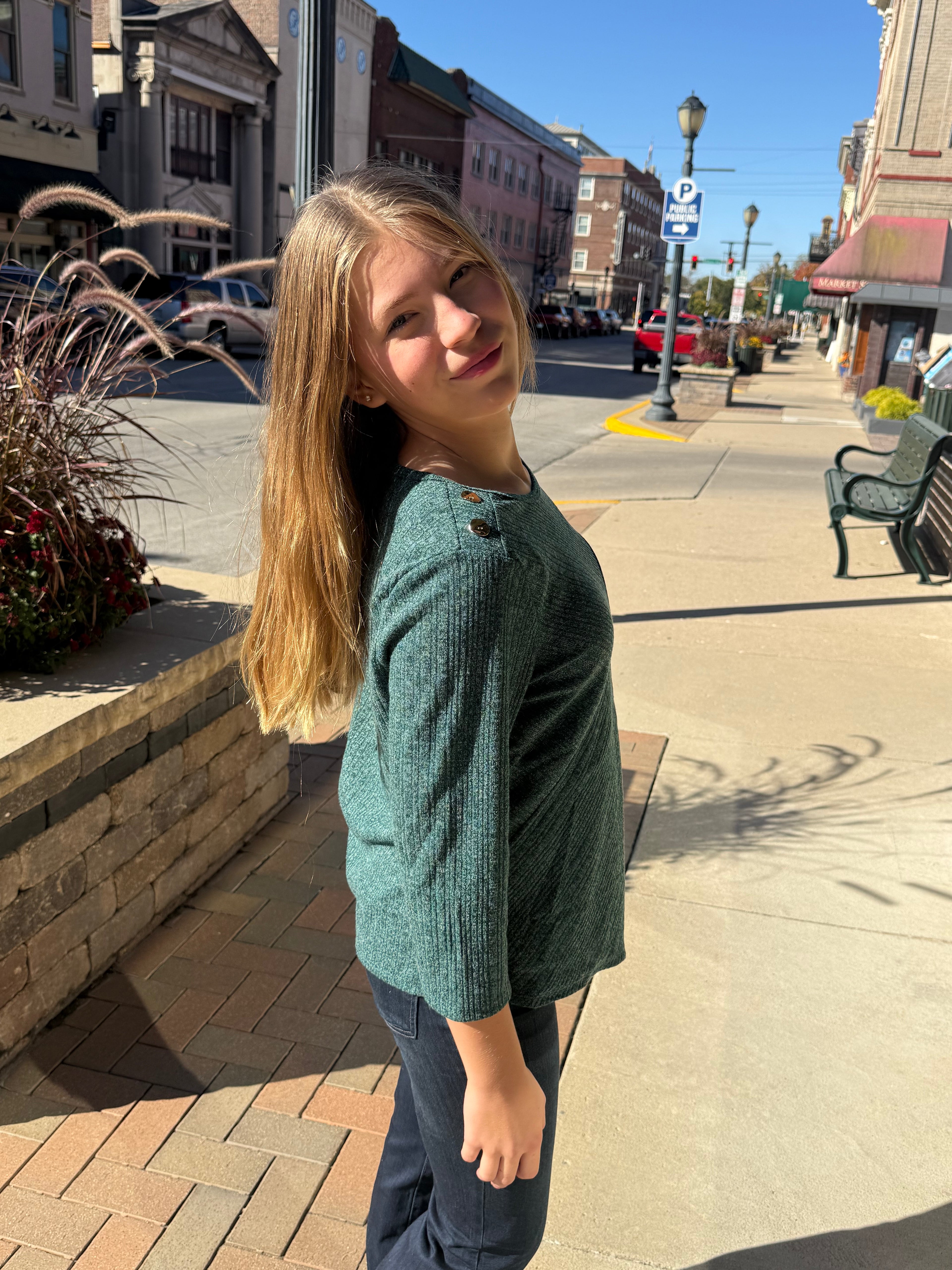 ASYMM GOLD BUTTON SWEATSHIRT