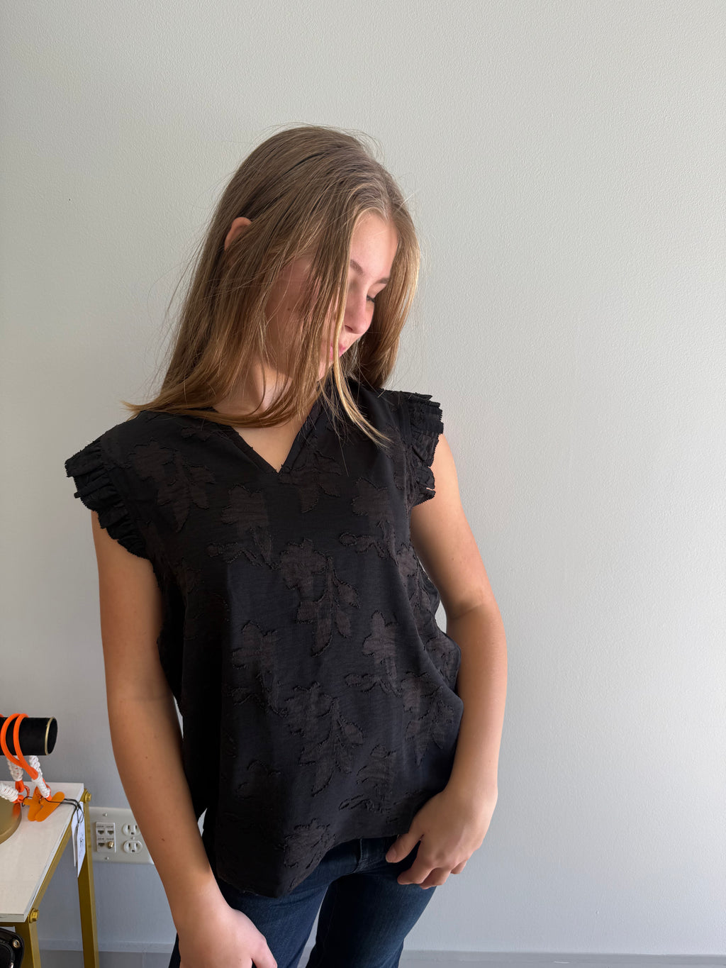 Jacquard Sleeveless Ruffle Blouse