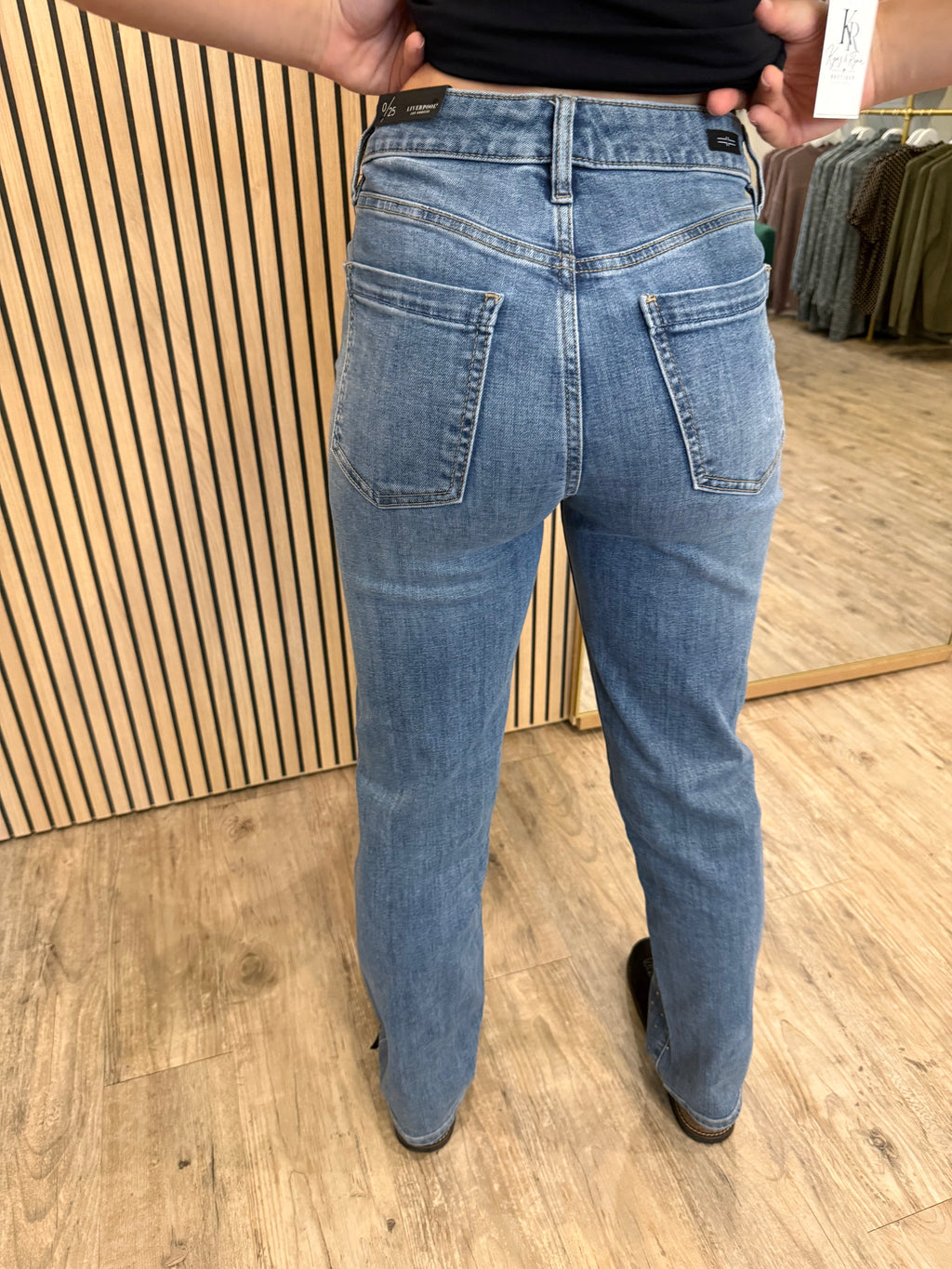 Kennedy Straight W/ Vertical Seam 30' Ins - Liverpool