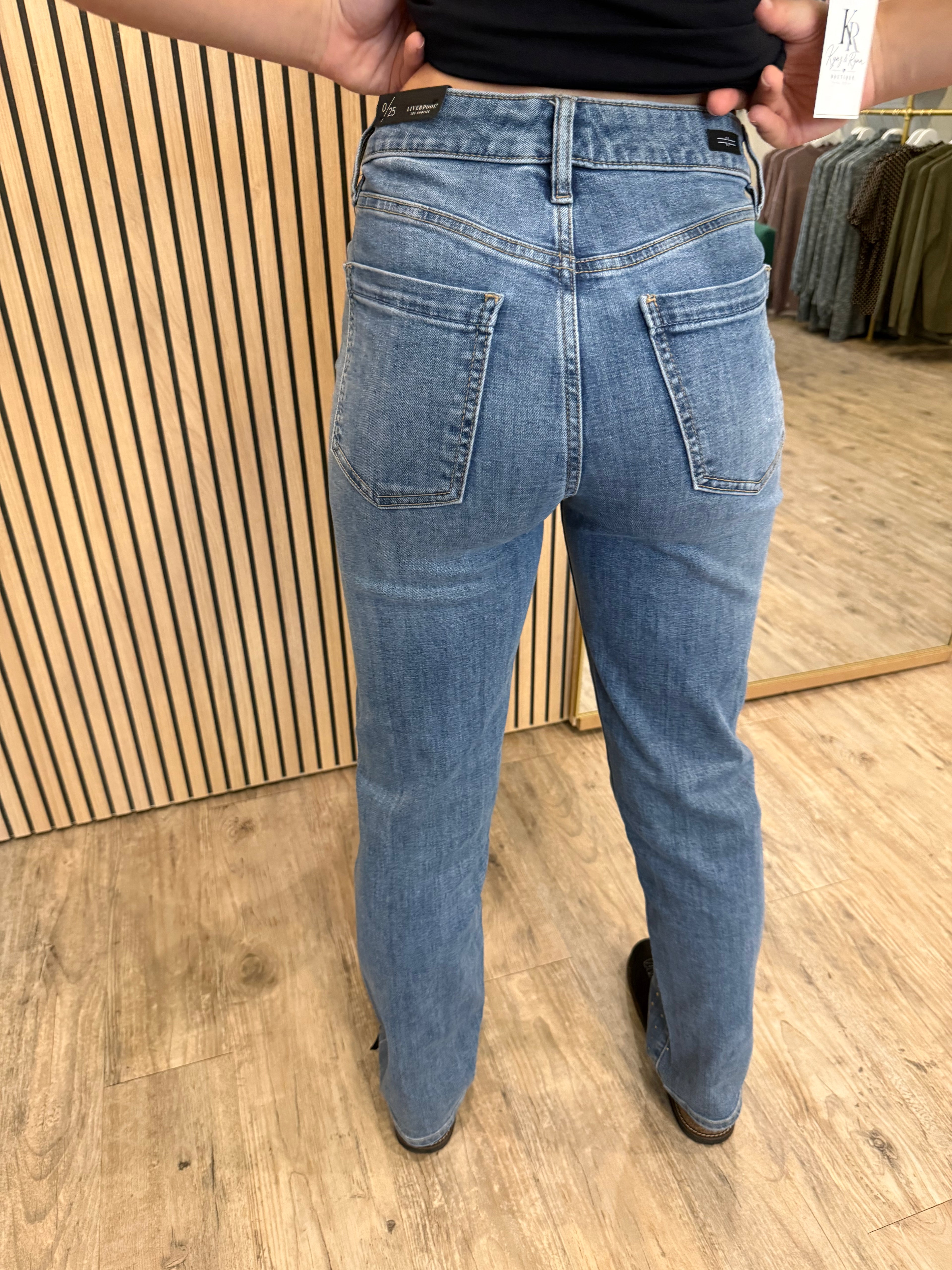 Kennedy Straight W/ Vertical Seam 30' Ins - Liverpool