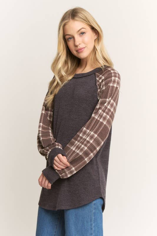 SOLID URBAN RIBBED & PLAID TOP